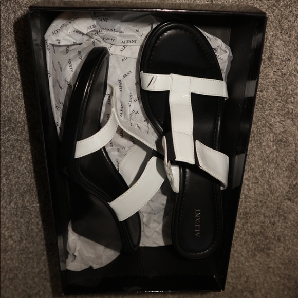 Alfant Black and White Wedges - Picture 5 of 13